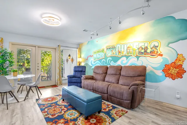 $369,000 | 730 East Mather Street, Unit 101, New Braunfels, TX 78130