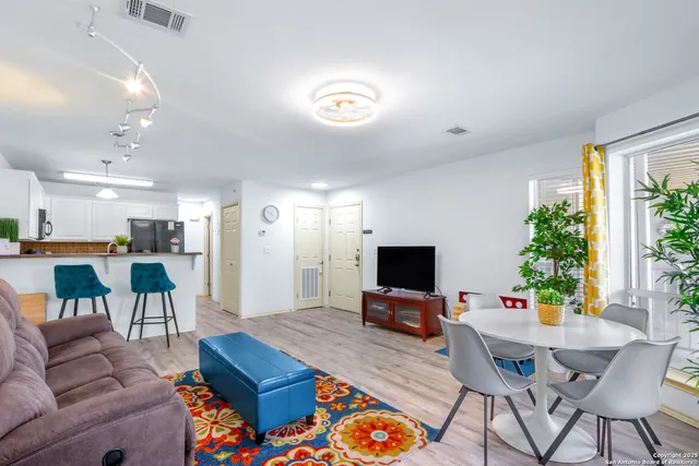 $369,000 | 730 East Mather Street, Unit 101, New Braunfels, TX 78130