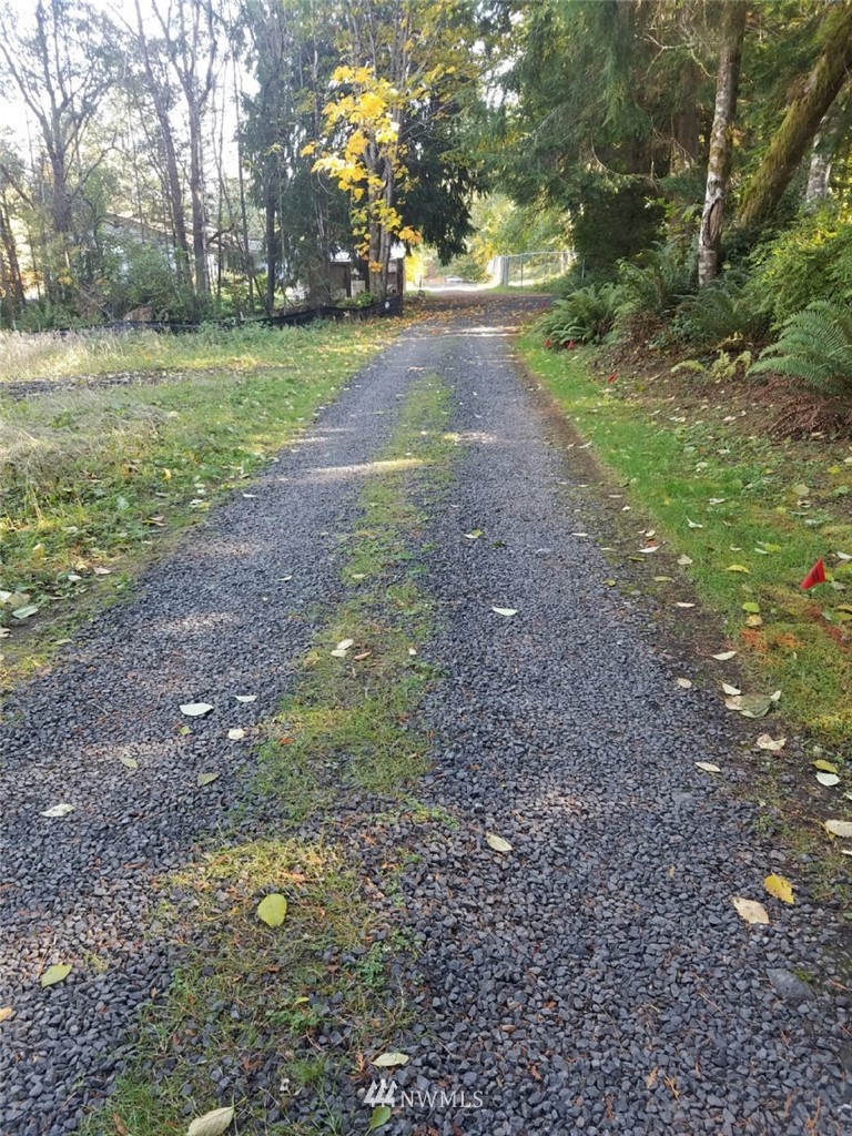 8925 Southeast View Park Road Port Orchard, WA 98367 - Photo 4 of 7 Gallery Image 4