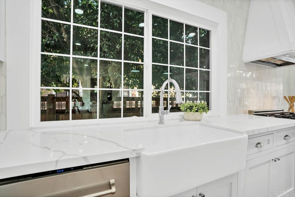 1864 Sunset Boulevard San Diego, CA 92103 - Photo 11 of 57