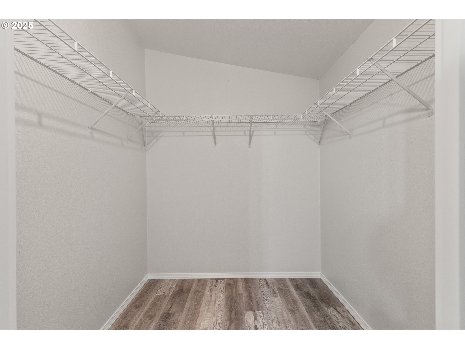 20191 Highway 42 Myrtle Point, OR 97458 - Photo 26 of 41 a view of an empty room