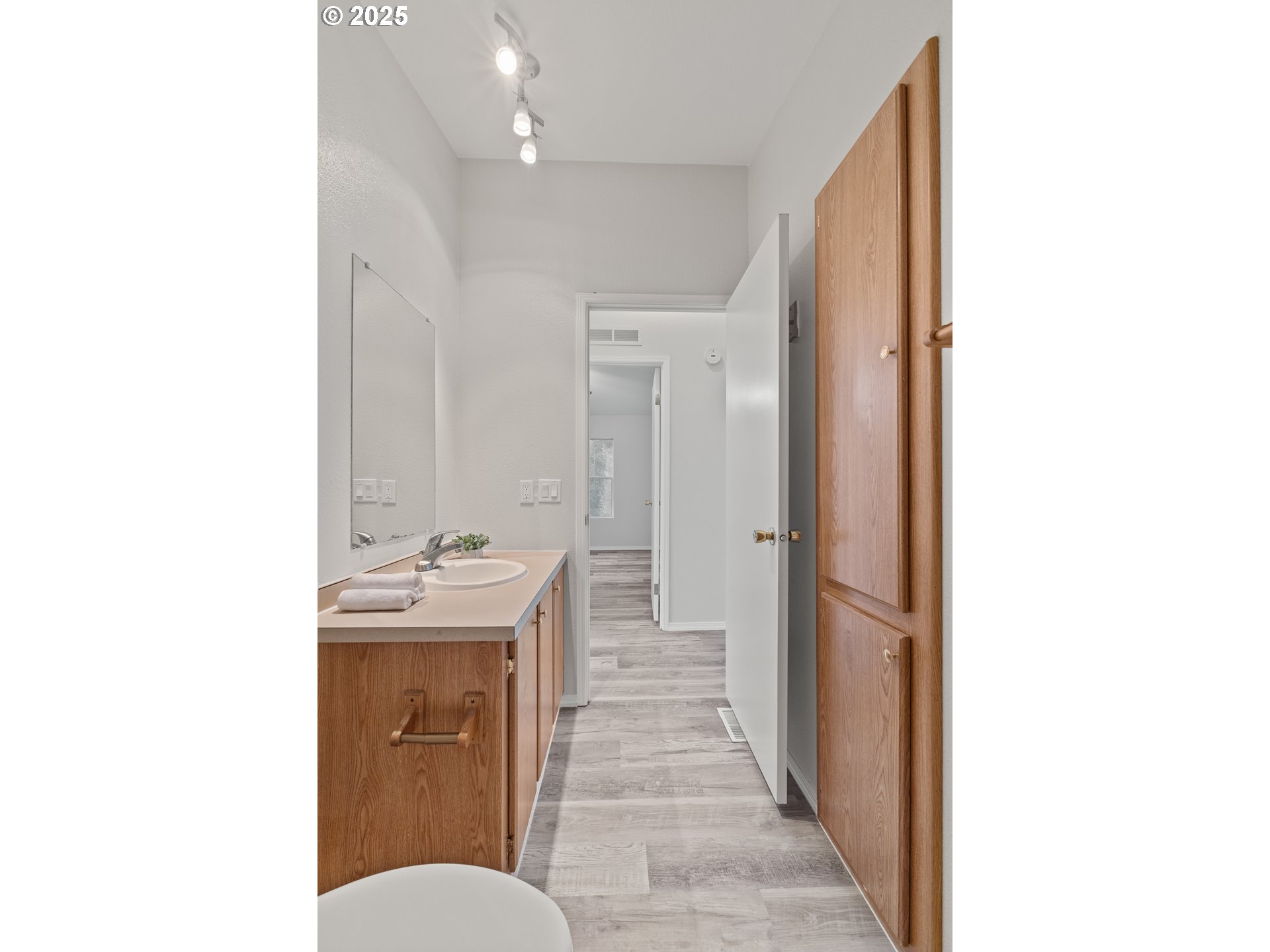 20191 Highway 42 Myrtle Point, OR 97458 - Photo 29 of 41 a bathroom with a sink a toilet and shower