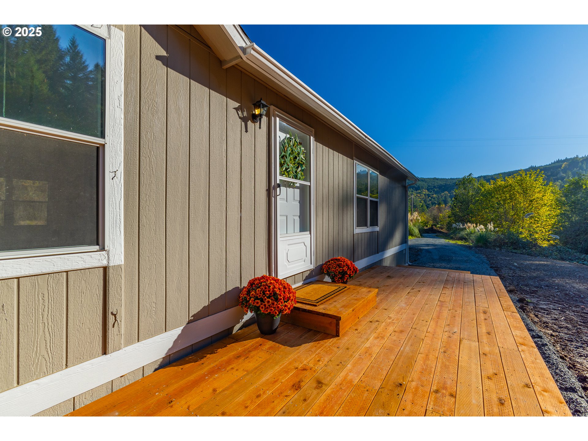 20191 Highway 42 Myrtle Point, OR 97458 - Photo 32 of 41 a view of swimming pool from a balcony