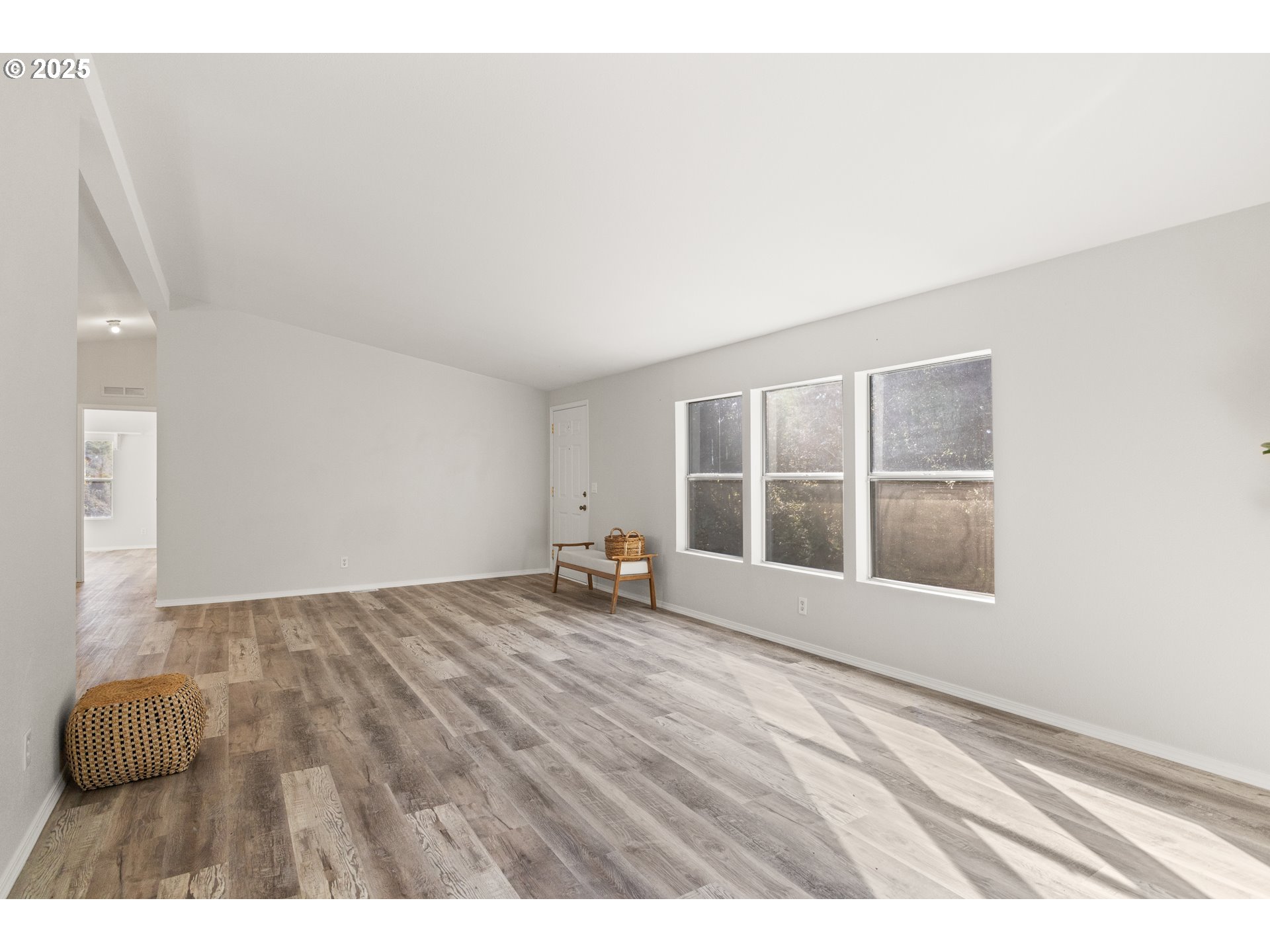 20191 Highway 42 Myrtle Point, OR 97458 - Photo 10 of 41 a view of an empty room with a window