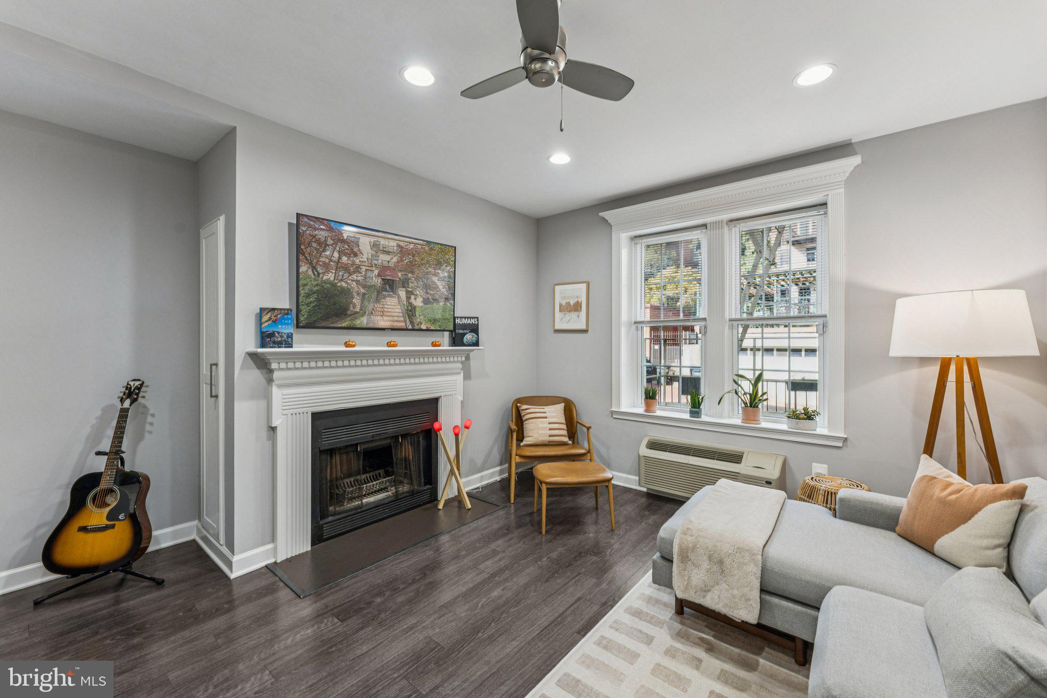 1833 California Street Northwest, Unit 203 Washington, DC 20009 - Photo 4 of 21