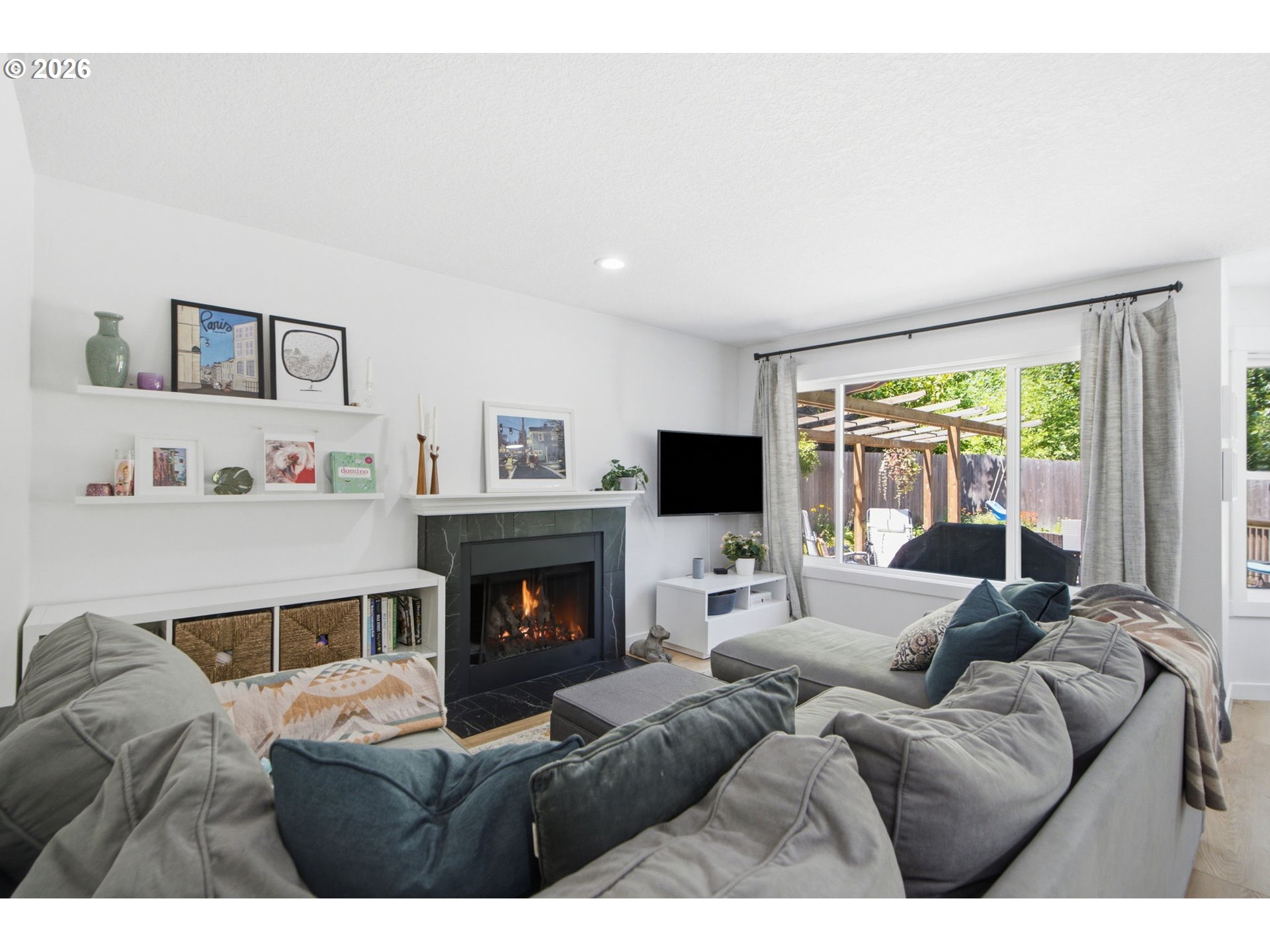 4123 Southwest Comus Street Portland, OR 97219 - Photo 16 of 42 Gallery Image 16