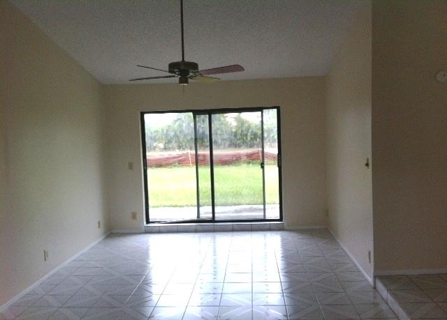 9706 Richmond Circle Boca Raton, FL 33434 - Photo 3 of 12 15