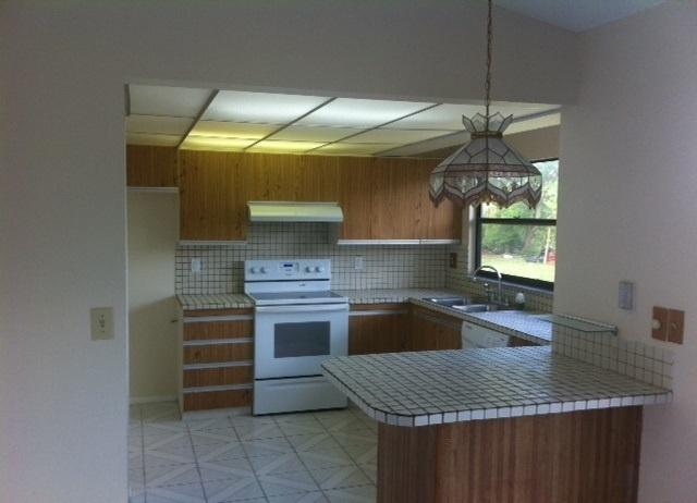 9706 Richmond Circle Boca Raton, FL 33434 - Photo 4 of 12 19