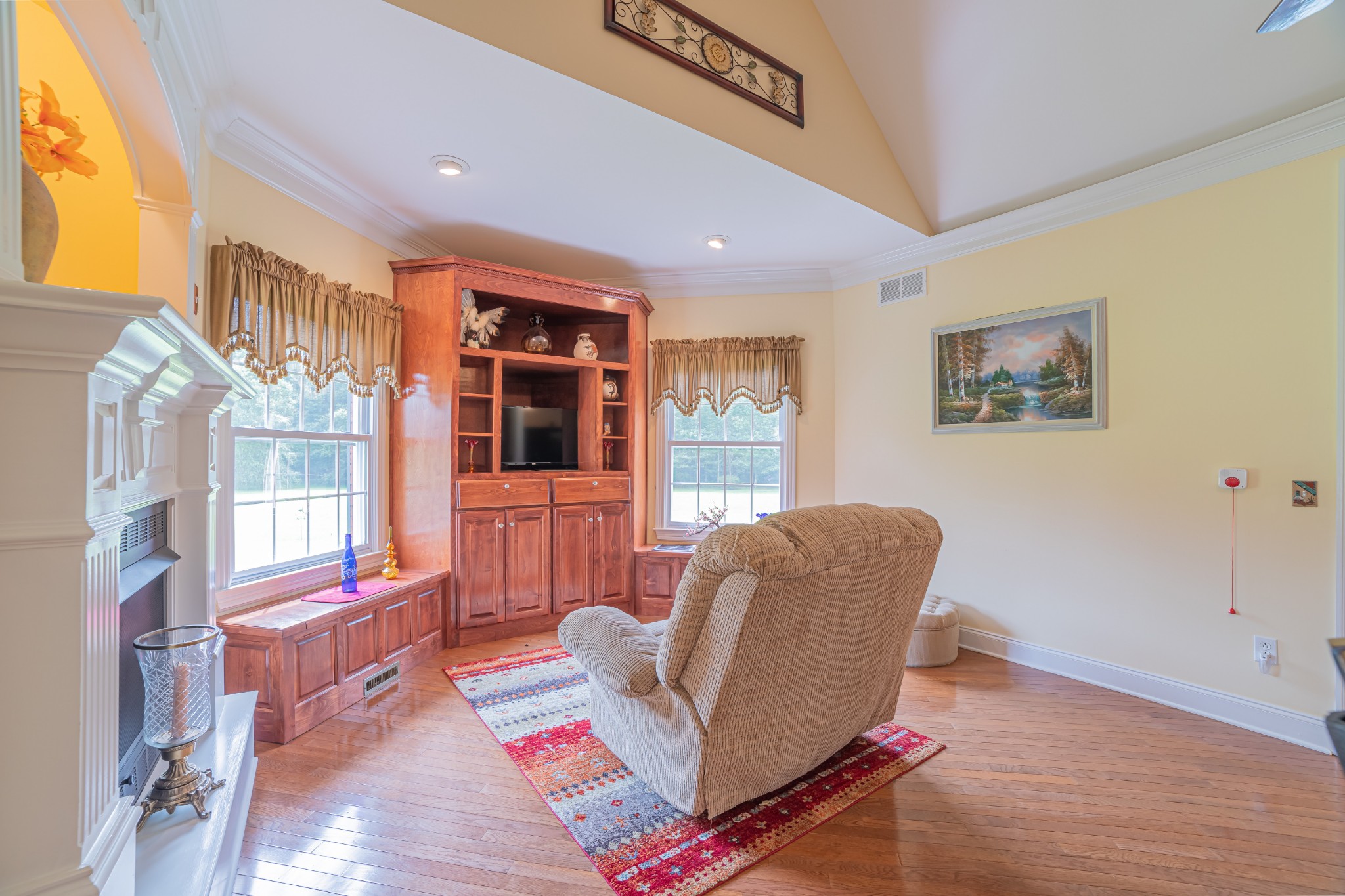 2828 Bains Road Hillsboro, TN 37342 - Photo 27 of 50 a living room with furniture and a window