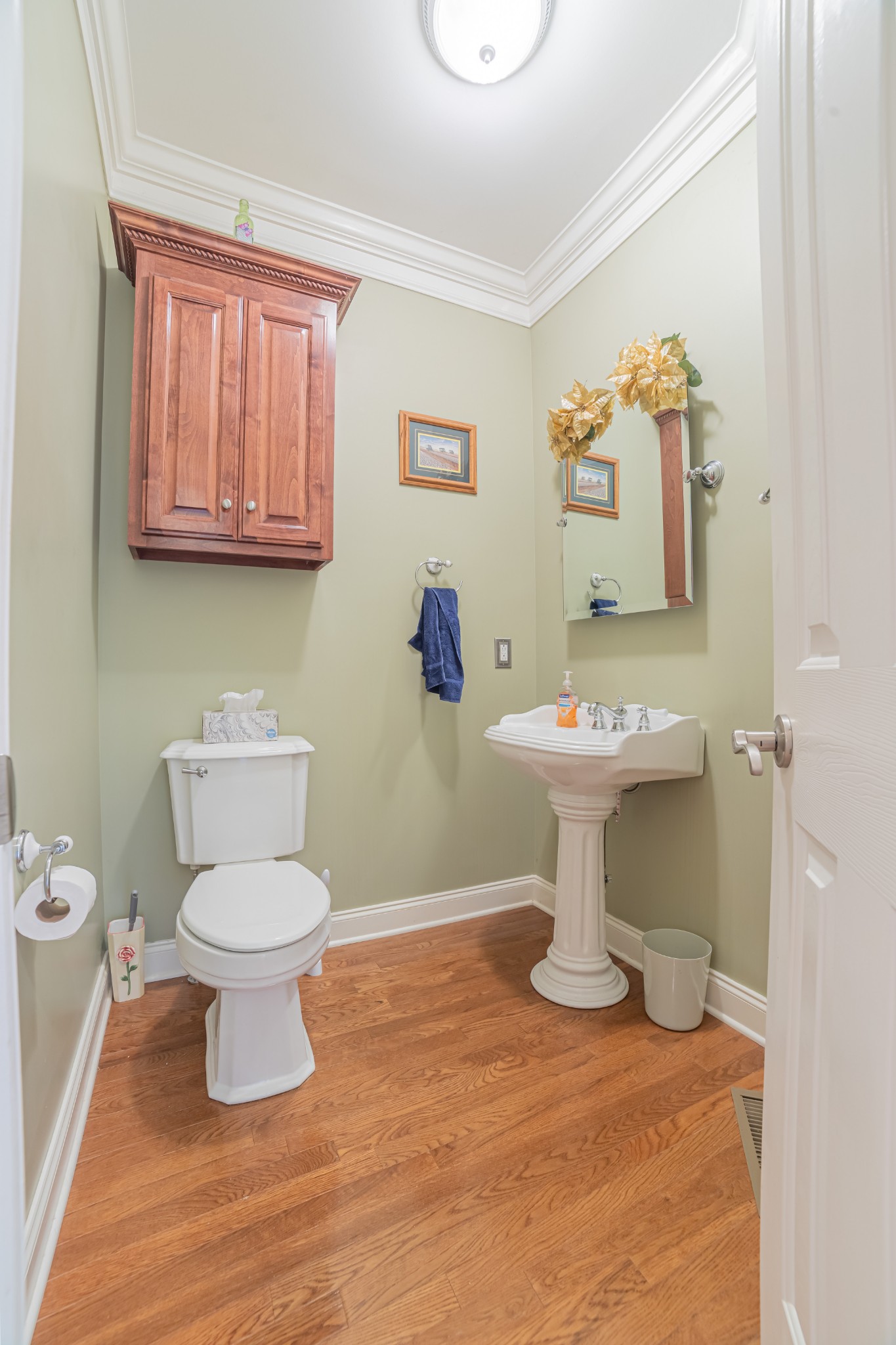 2828 Bains Road Hillsboro, TN 37342 - Photo 33 of 50 a bathroom with a toilet sink and mirror