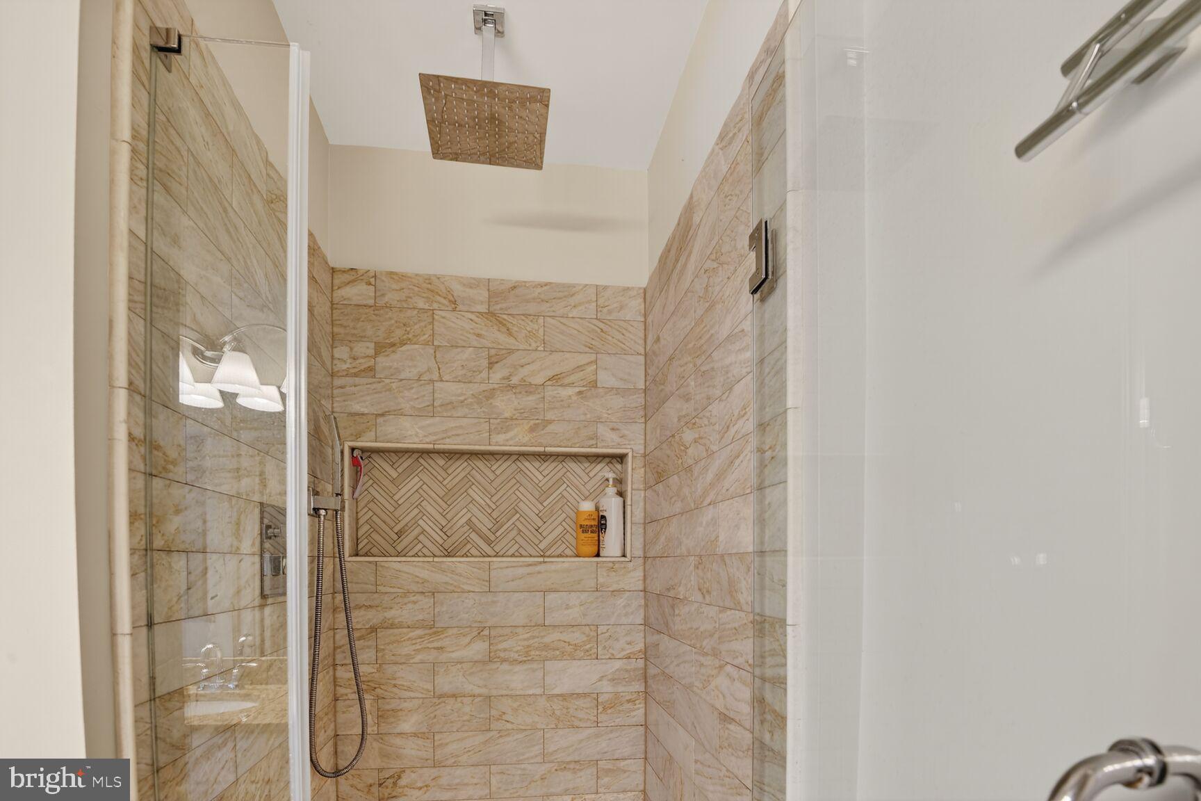 917 Rolfe Place Alexandria, VA 22314 - Photo 18 of 34 a bathroom with a shower