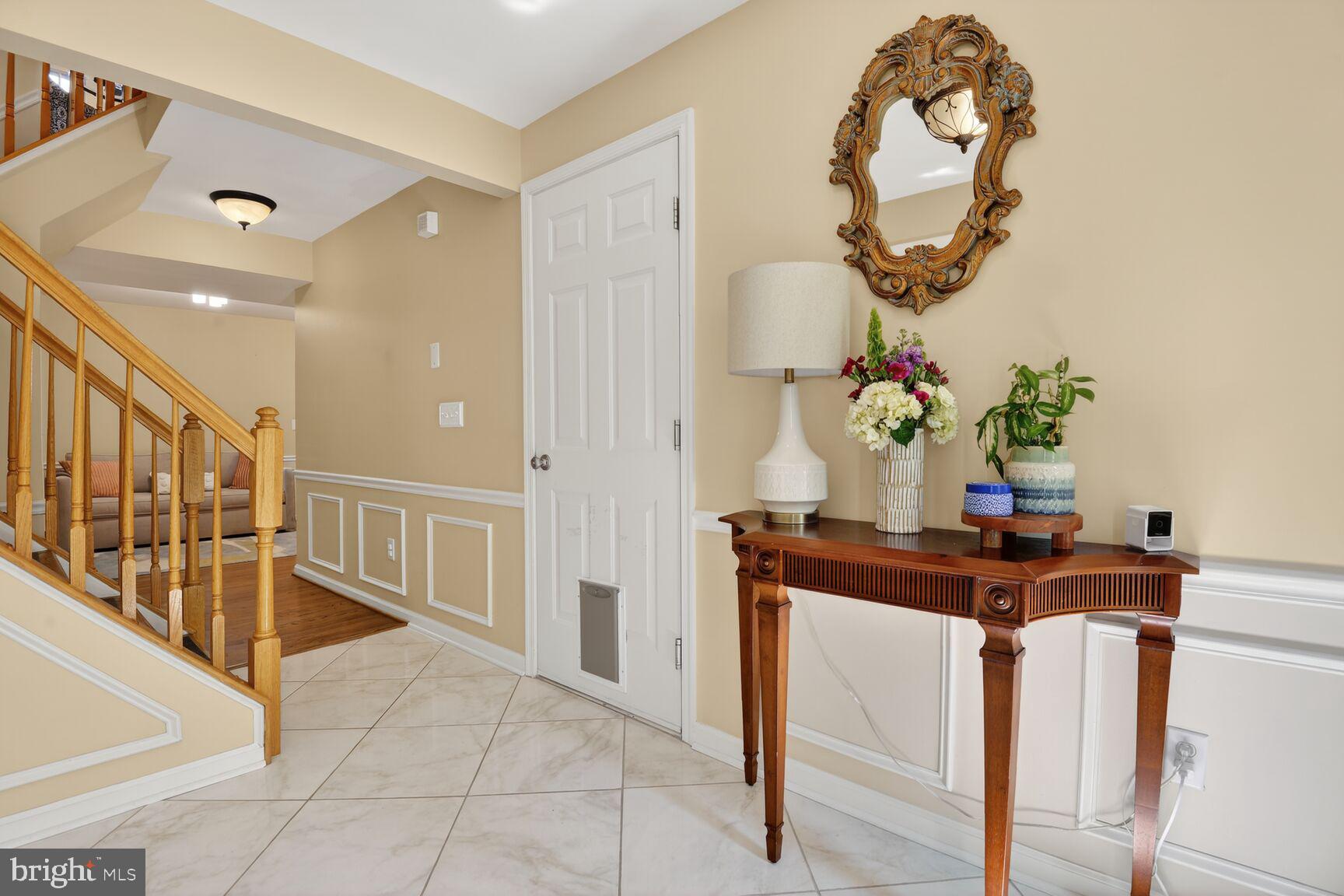 917 Rolfe Place Alexandria, VA 22314 - Photo 2 of 34