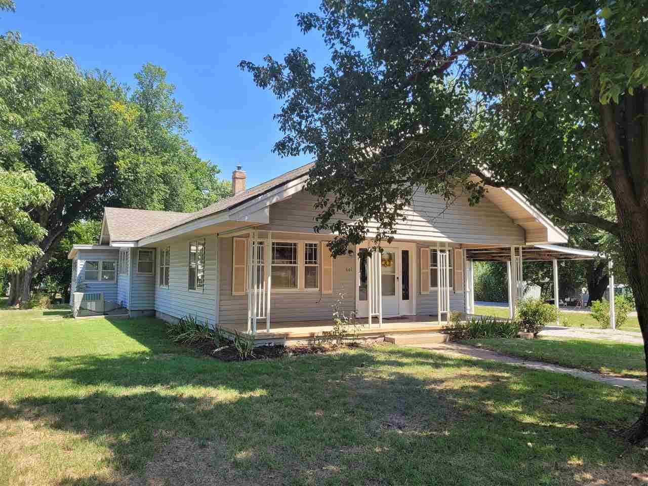 601 Locust Street Perry, OK 73077 - Photo 1 of 34 Gallery Image 1