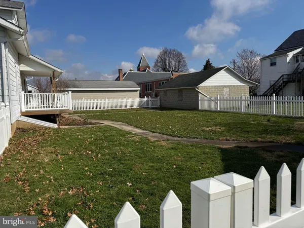 $2,100 | 23 Addison Street, Oxford, PA 19363