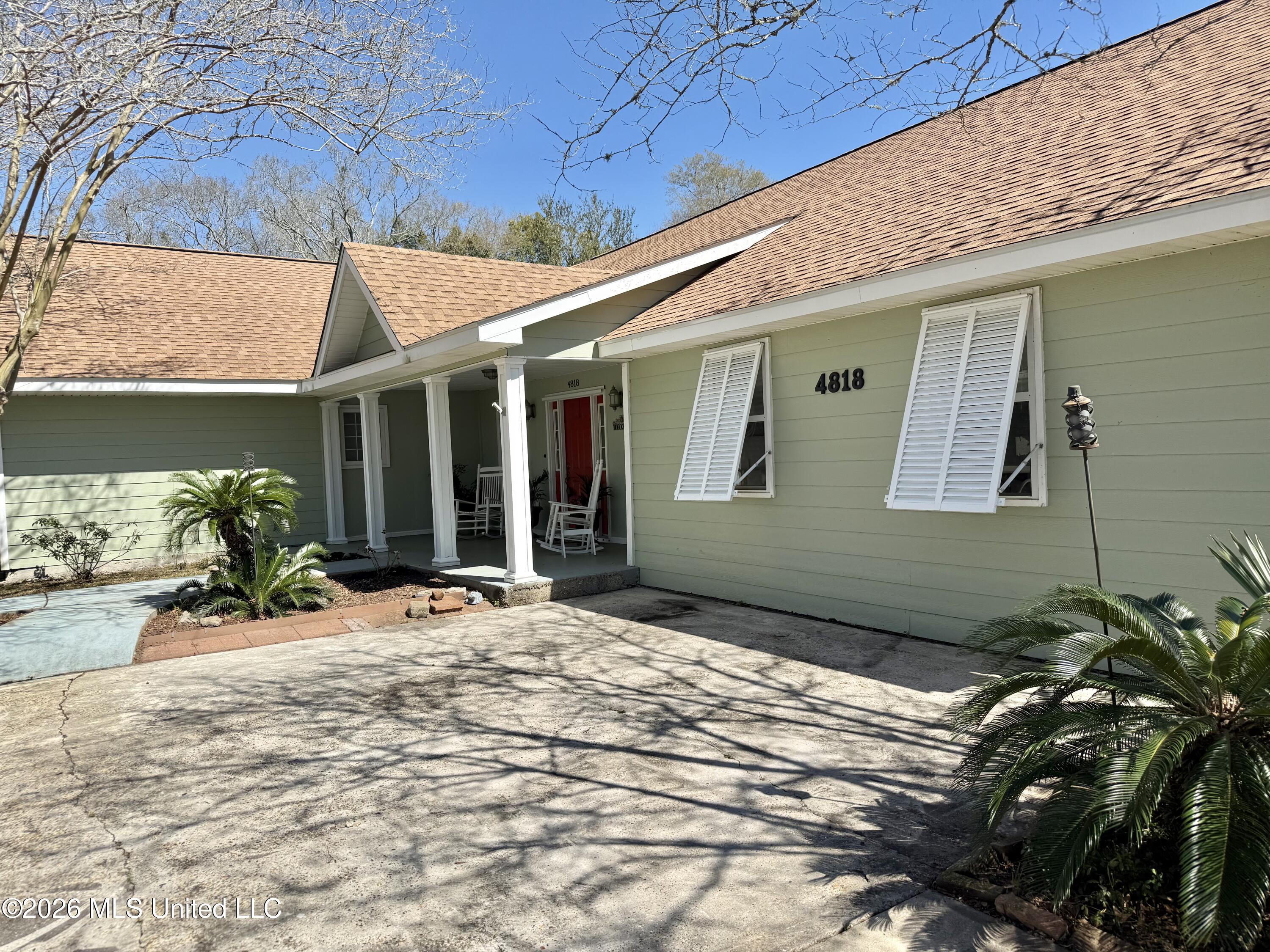 4818 Oakwood Street Moss Point, MS 39563 - Photo 2 of 14 IMG_0957