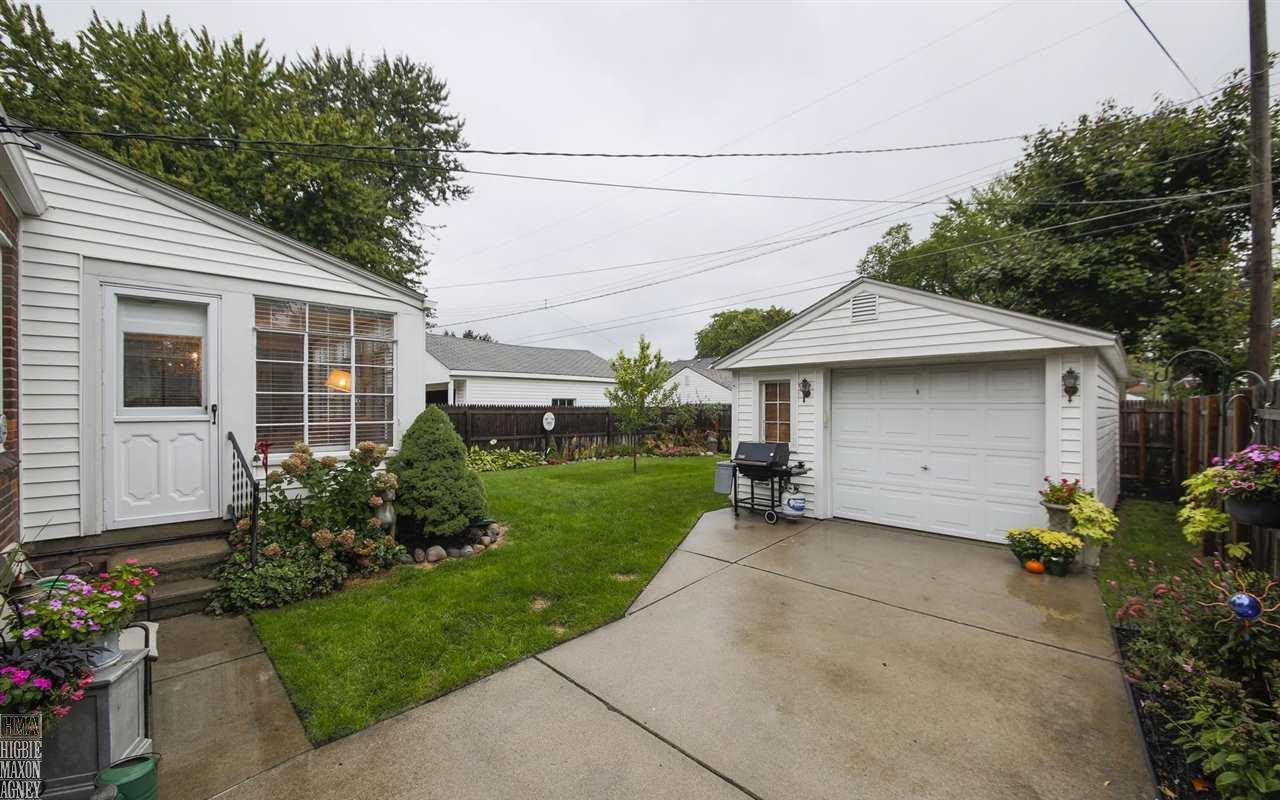 374 Kerby Road Grosse Pointe Farms, MI 48236 - Photo 18 of 21