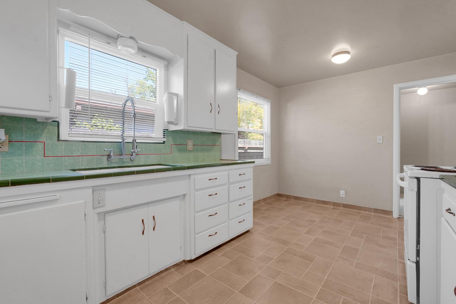 1322 Del Rey Avenue Modesto, CA 95350 - Photo 12 of 26