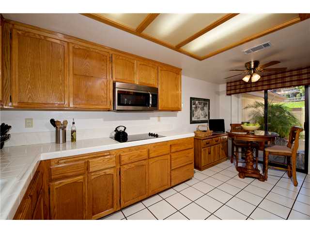 8553 Circle R Valley Lane Escondido, CA 92026 - Photo 4 of 25 Gallery Image 4