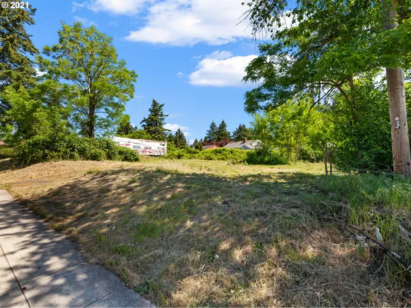 $199,900 | 5716 Southeast 122nd Avenue, Portland, OR 97236