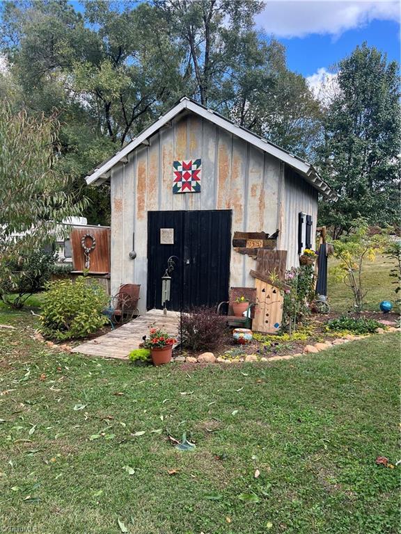 270 Mt Pleasant Church Road State Road, NC 28676 - Photo 16 of 37