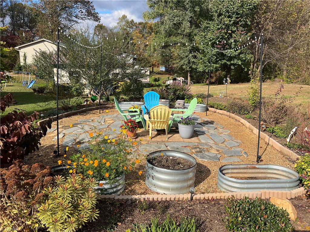 270 Mt Pleasant Church Road State Road, NC 28676 - Photo 7 of 37