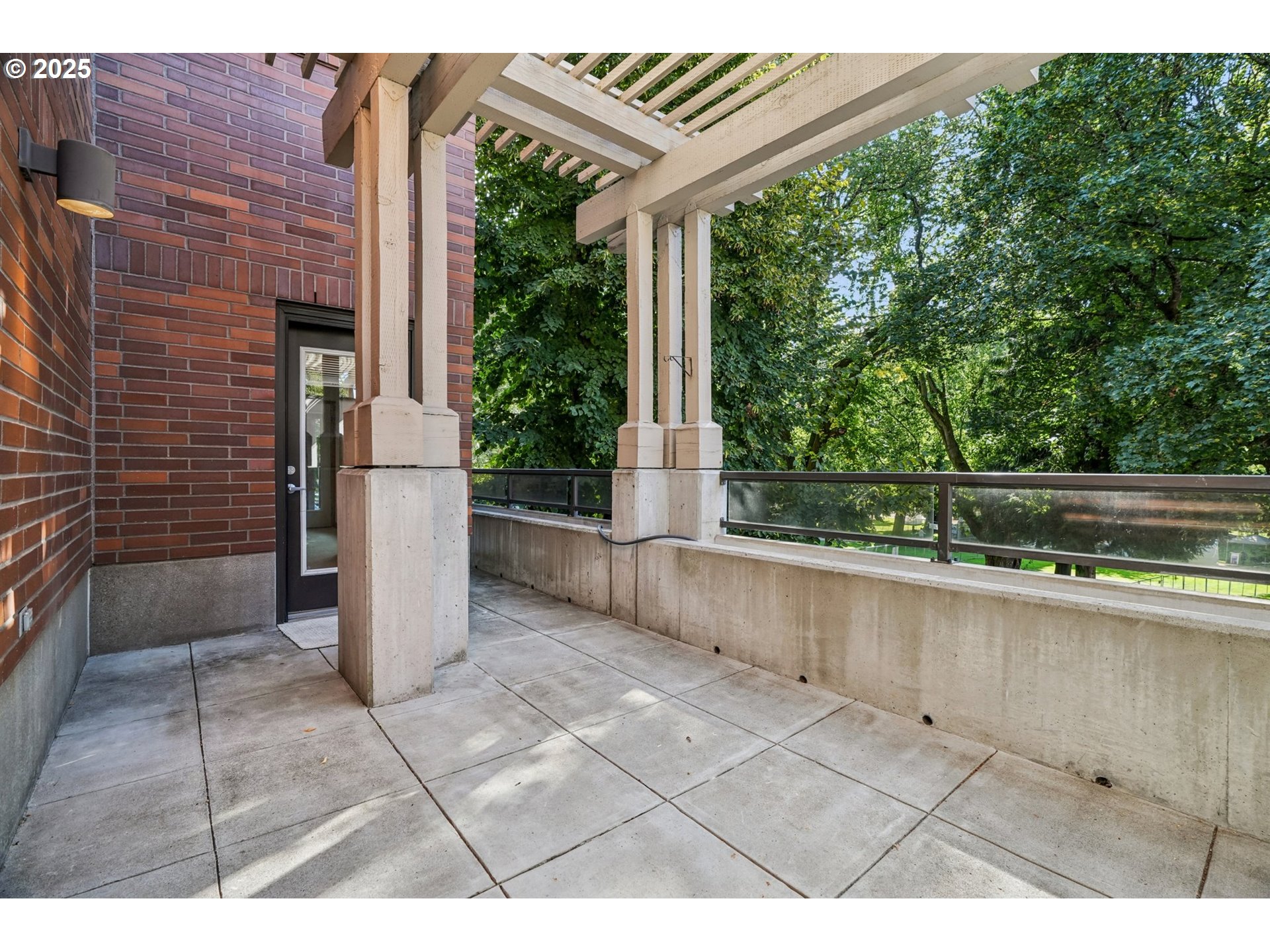 300 West 8th Street, Unit 206 Vancouver, WA 98660 - Photo 28 of 42 a view of outdoor space and yard