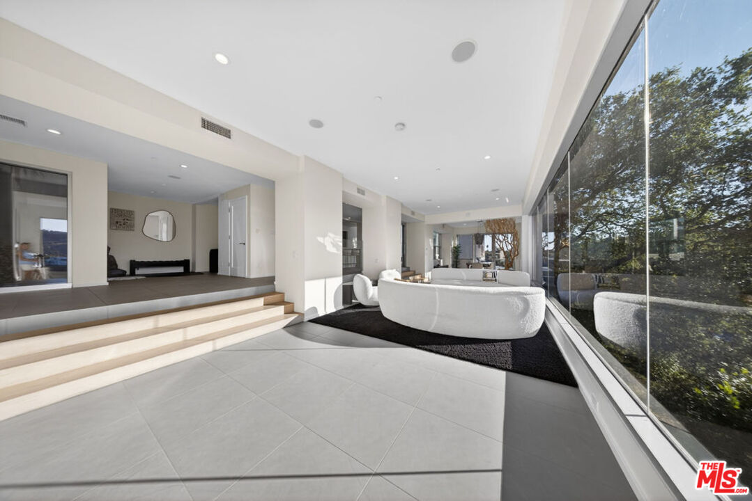 9716 Oak Pass Road Beverly Hills, CA 90210 - Photo 55 of 73