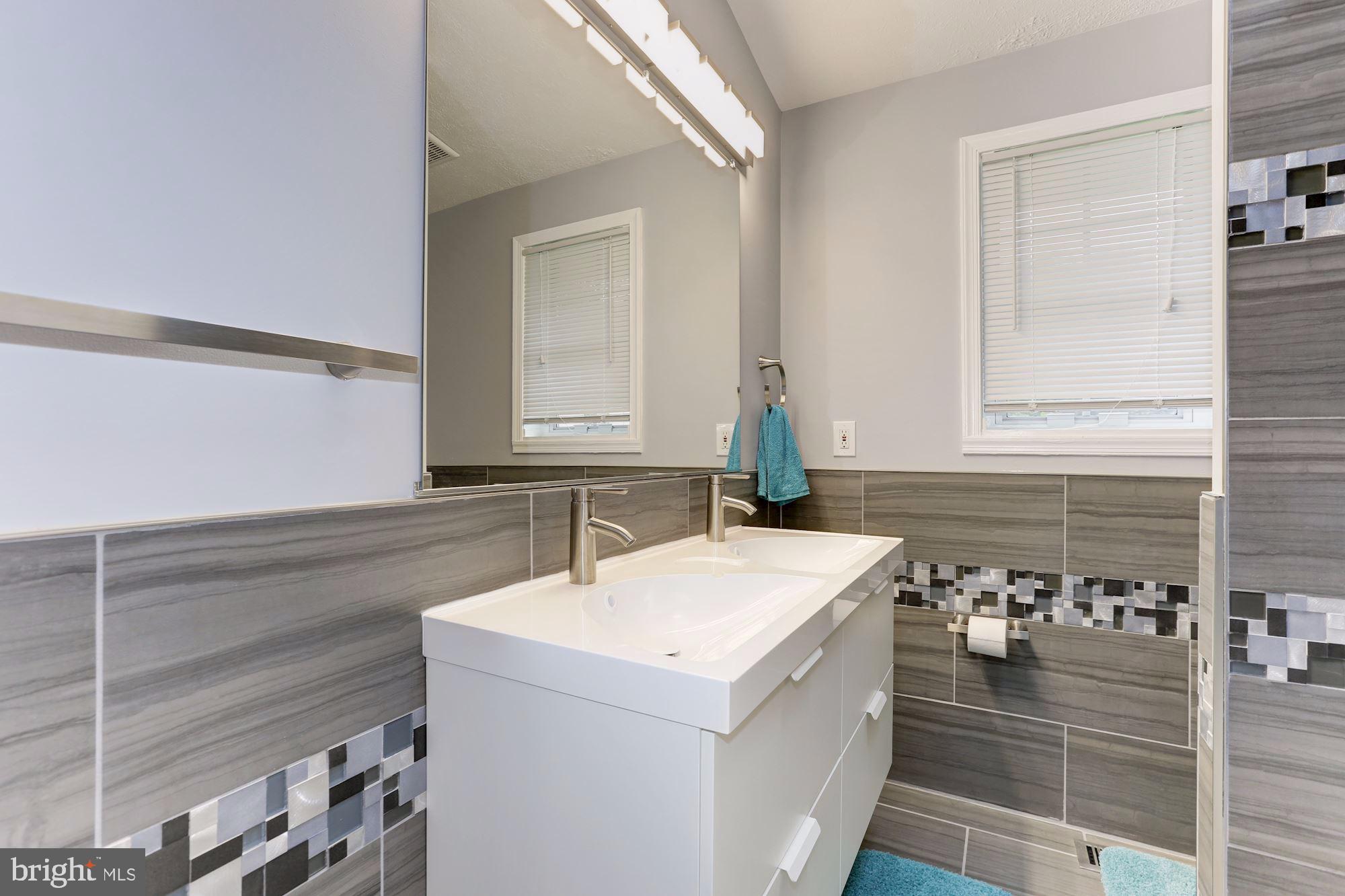 1723 Bayside Beach Road Pasadena, MD 21122 - Photo 33 of 67 Hall bath with double vanity