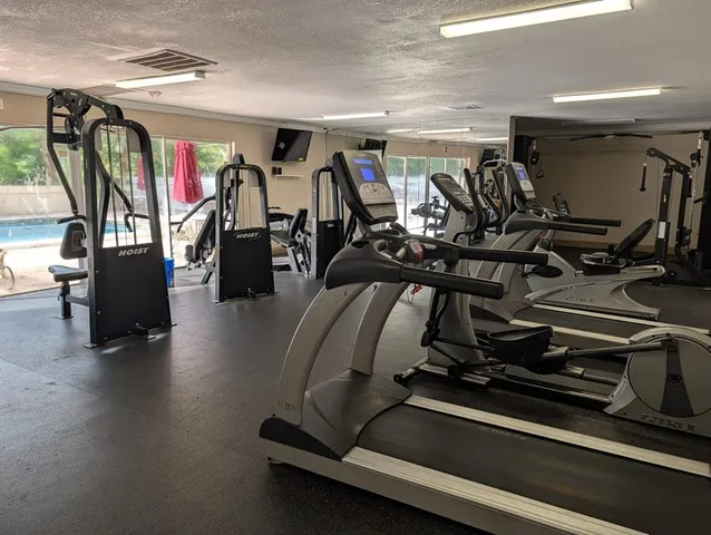 $2,100 | 1800 Sans Souci Boulevard, Unit 238, North Miami, FL 33181