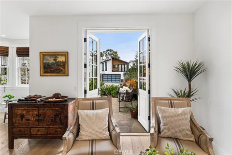 $5,250,000 | 320 Heliotrope Avenue, Corona del Mar, CA 92625