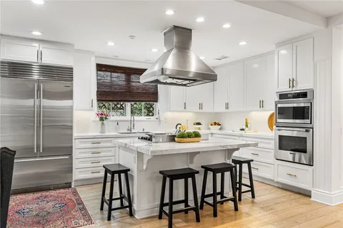 $5,250,000 | 320 Heliotrope Avenue, Corona del Mar, CA 92625