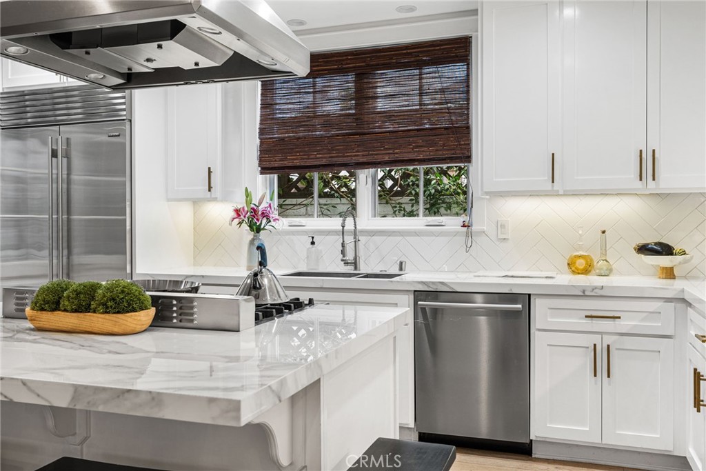 320 Heliotrope Avenue Corona del Mar, CA 92625 - Photo 23 of 70