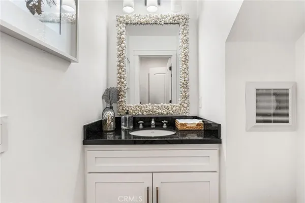 $5,250,000 | 320 Heliotrope Avenue, Corona del Mar, CA 92625