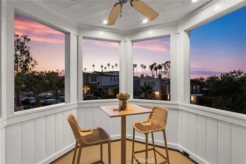 $5,250,000 | 320 Heliotrope Avenue, Corona del Mar, CA 92625