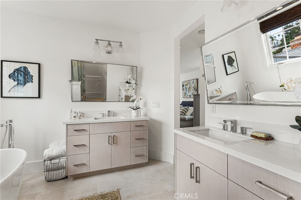 320 Heliotrope Avenue Corona del Mar, CA 92625 - Photo 39 of 70