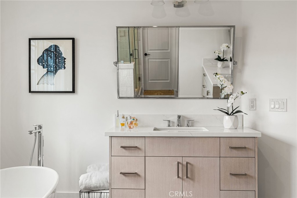 320 Heliotrope Avenue Corona del Mar, CA 92625 - Photo 40 of 70