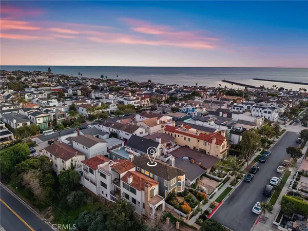 $5,250,000 | 320 Heliotrope Avenue, Corona del Mar, CA 92625