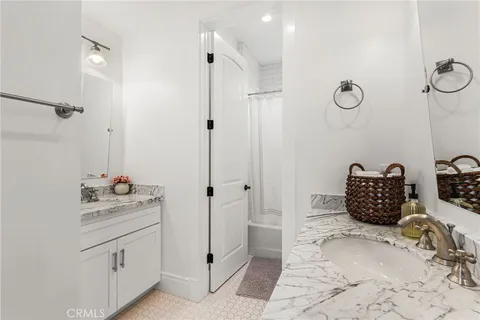 $5,250,000 | 320 Heliotrope Avenue, Corona del Mar, CA 92625