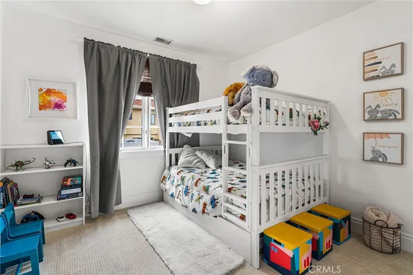 $5,250,000 | 320 Heliotrope Avenue, Corona del Mar, CA 92625