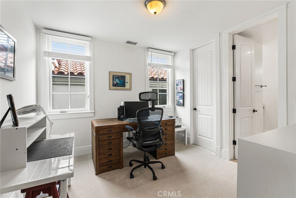 320 Heliotrope Avenue Corona del Mar, CA 92625 - Photo 49 of 70