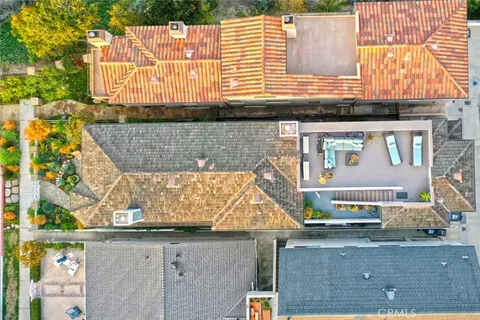 $5,250,000 | 320 Heliotrope Avenue, Corona del Mar, CA 92625