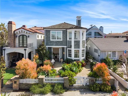 $5,250,000 | 320 Heliotrope Avenue, Corona del Mar, CA 92625