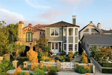 $5,250,000 | 320 Heliotrope Avenue, Corona del Mar, CA 92625