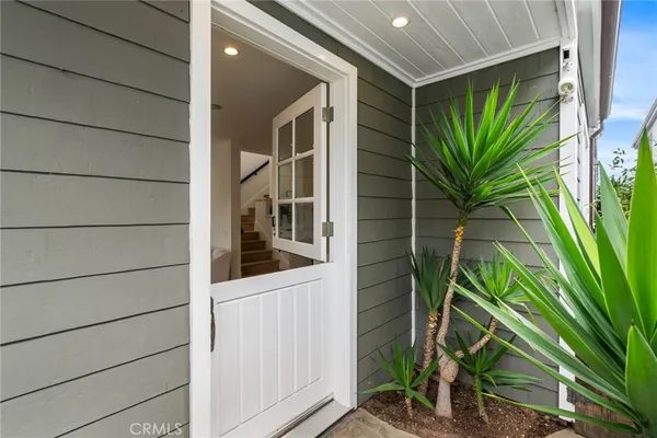 $5,250,000 | 320 Heliotrope Avenue, Corona del Mar, CA 92625