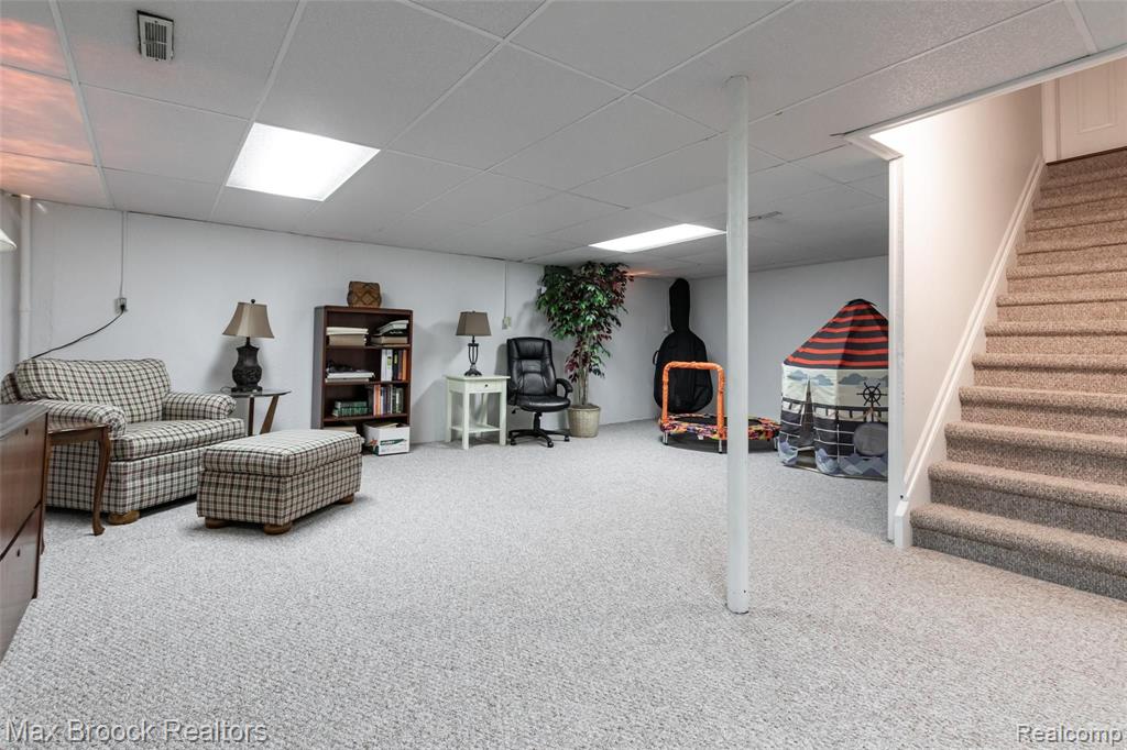 313 Lake Forest Road Rochester Hills, MI 48309 - Photo 29 of 32