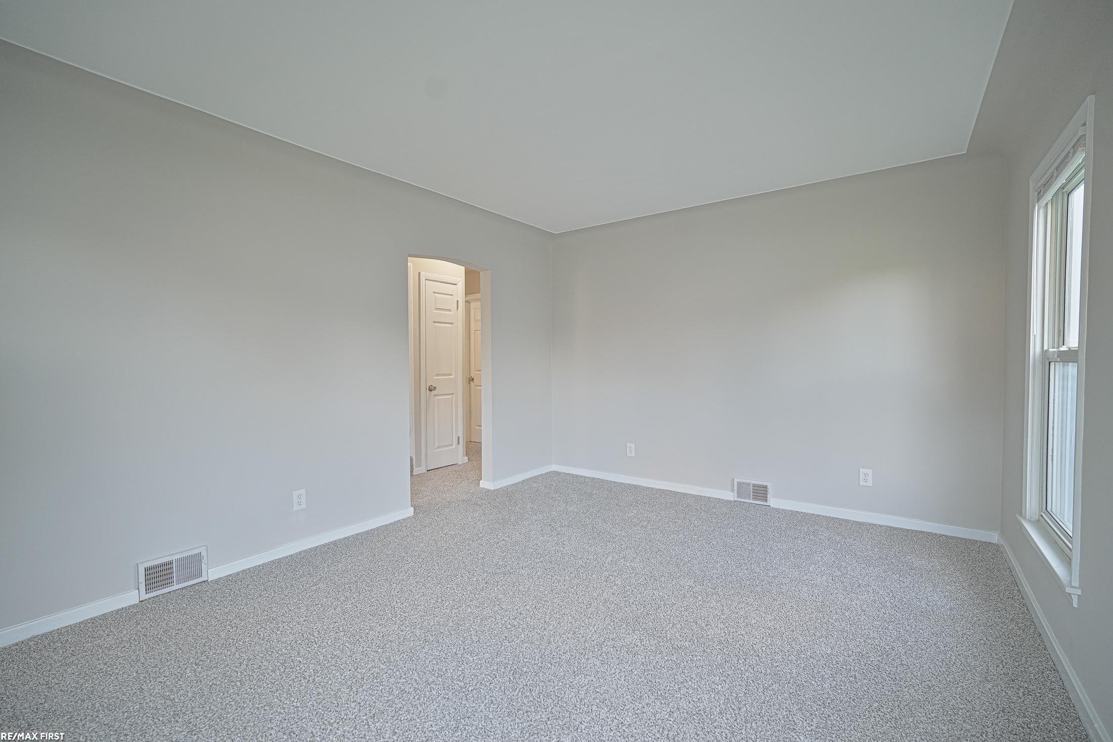 21716 Rausch Avenue Eastpointe, MI 48021 - Photo 8 of 25 50145304-82635243-2808-4b63-ad01-75a06ee70124.JPG