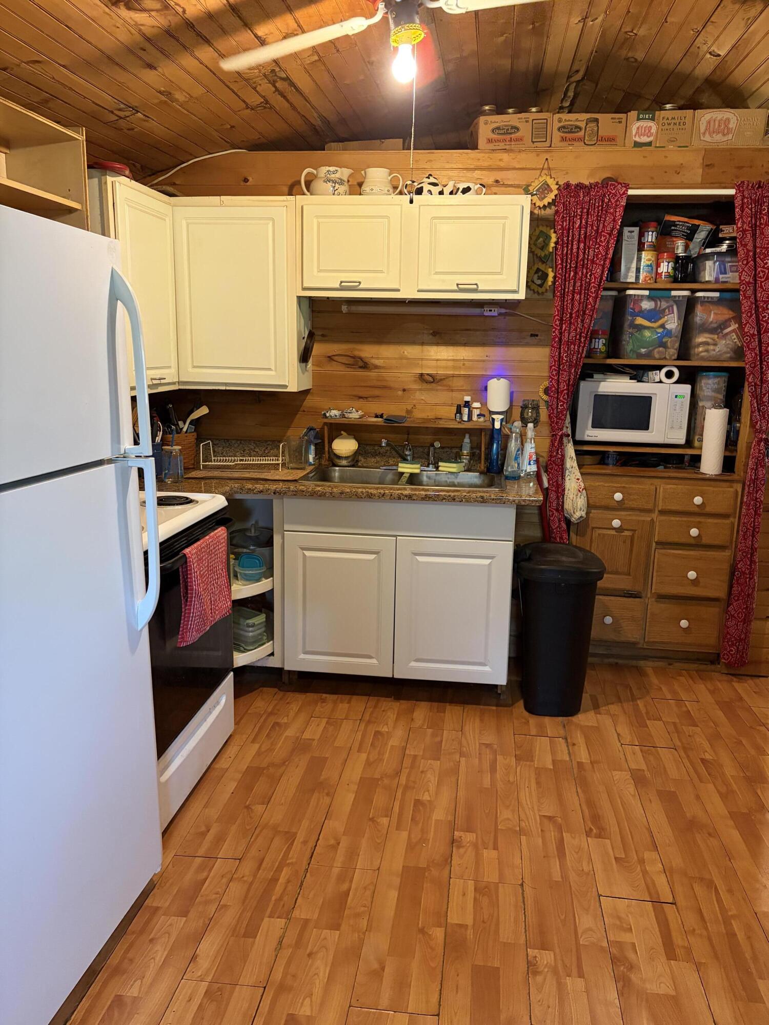 892 Pryse Road Booneville, KY 41314 - Photo 3 of 28 IMG_0175