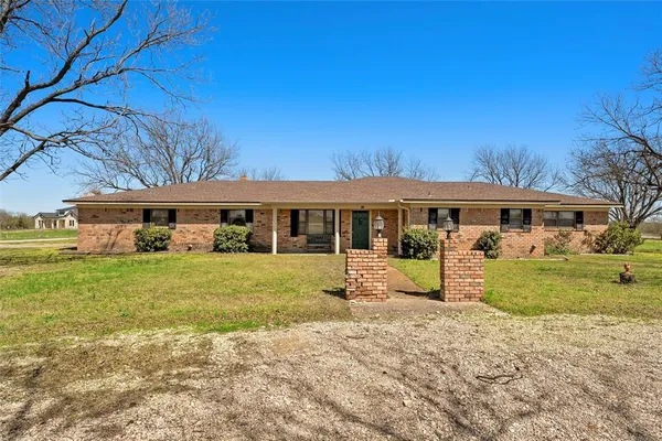 $340,000 | 824 Iron Bridge Road, Lorena, TX 76655