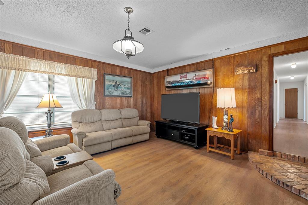 824 Iron Bridge Road Lorena, TX 76655 - Photo 14 of 36