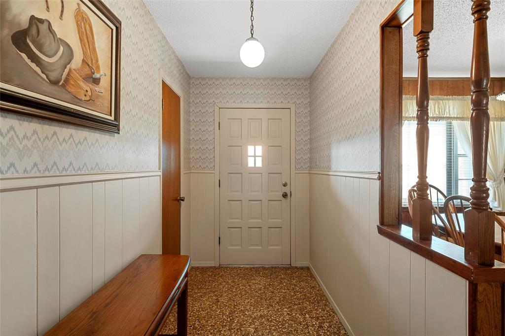 824 Iron Bridge Road Lorena, TX 76655 - Photo 3 of 36